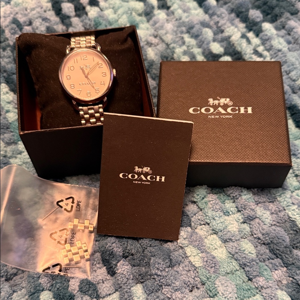 Coach Watch/ Silver-Tone Watch with White Dial